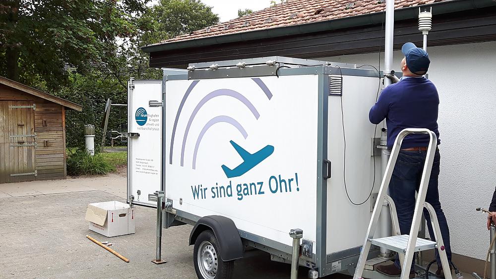 Aufbau einer mobilen Messstation (Quelle: UNH)