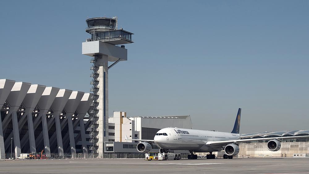 Flughafen Frankfurt Tower (Quelle: DFS Deutsche Flugsicherung GmbH)
