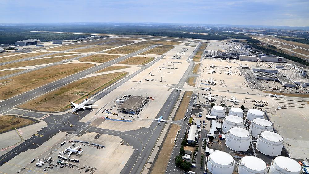 Flughafen Frankfurt Luftaufnahme Kerosintanks (Quelle: Fraport AG / Fototeam Stefan Rebscher)