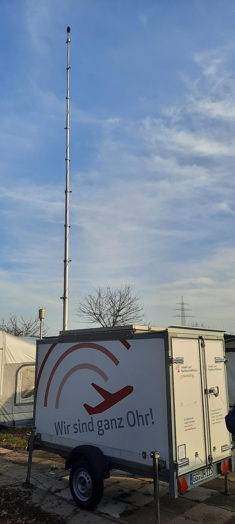 Mobile Fluglärmmessstation (Quelle: UNH)