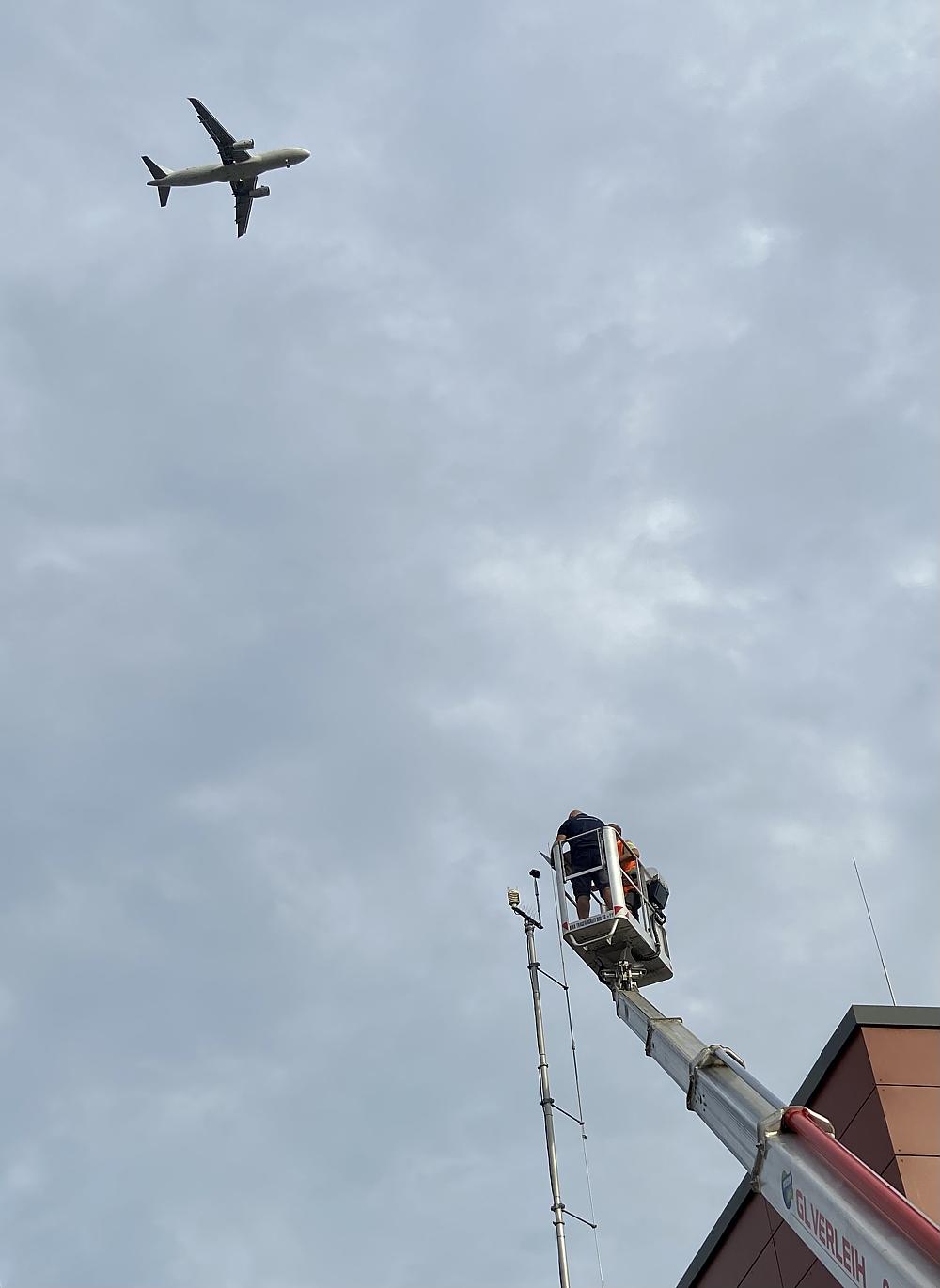 Fest installierte Lärmmessstation in Raunheim (Quelle: UNH)
